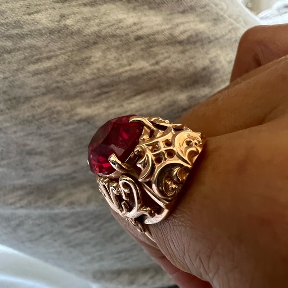 One of a kind Rose Gold (14k) with Ruby (lab made) large Stone (10 karat… - Picture 4 of 6